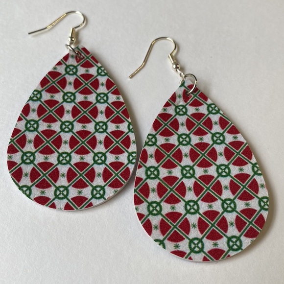Christmas holiday faux leather teardrop printed earrings - Picture 3 of 3